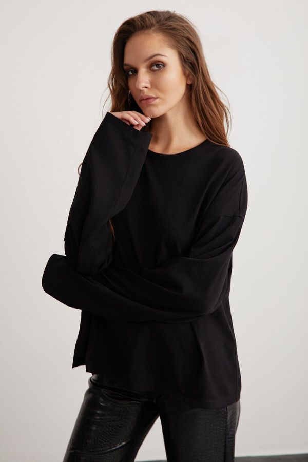 GRIMELANGE GRIMELANGE Basil Women's 100% Cotton Crew Neck Oversize Fit Long Sleeve Black T-shirt