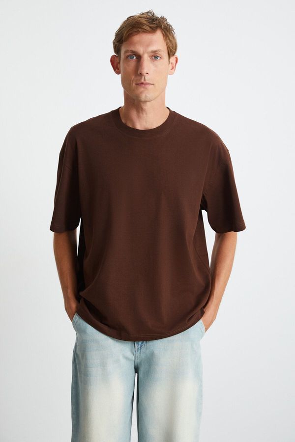 GRIMELANGE GRIMELANGE Jett Men's Oversize Fit 100% Organic Cotton Thick Textured Crew Neck Bitter Coffee T-shirt