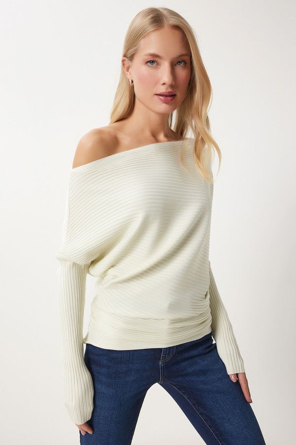 Happiness İstanbul Happiness İstanbul Women's Cream Asymmetric Collar Ribbed Sweater