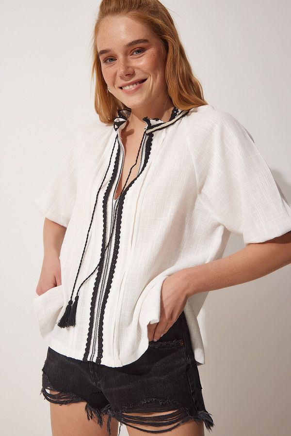 Happiness İstanbul Happiness İstanbul Women's Ecru Embroidered Linen Blouse
