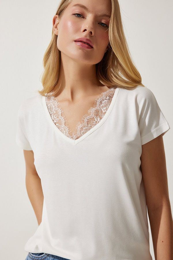 Happiness İstanbul Happiness İstanbul Women's Ecru Lace Detailed Viscose Blouse