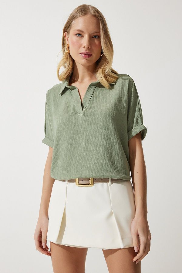 Happiness İstanbul Happiness İstanbul Women's Khaki Polo Neck Knitted Crinkle Blouse