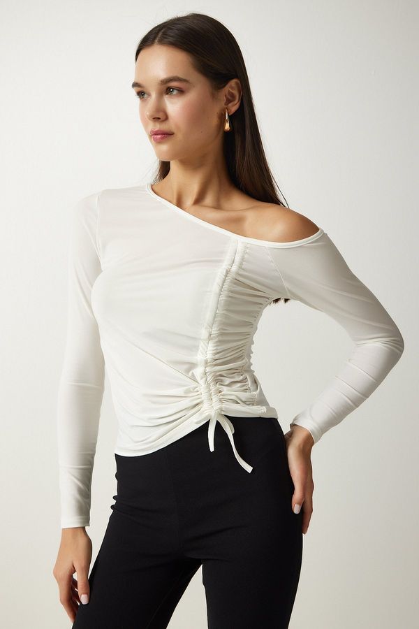 Happiness İstanbul Happiness İstanbul Women's White Gathered Detailed Knitted Blouse