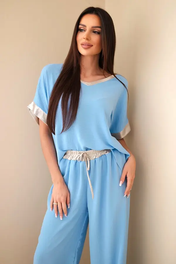 Kesi Włoski Италиански вискозен комплект Kesi със златни детайли в син цвят