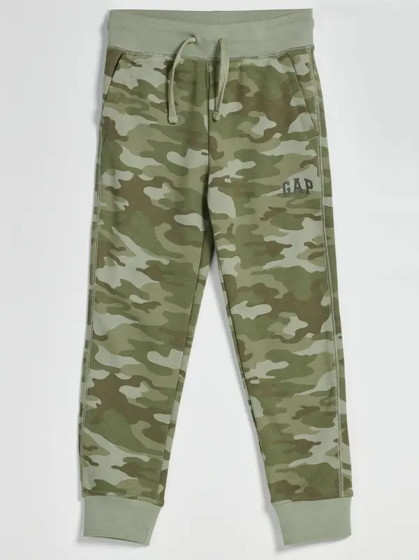 GAP Камуфлажни спортни панталони GAP за момчета