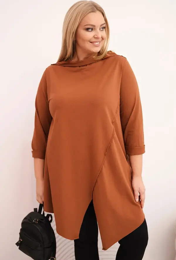 Kesi Włoski Kesi Asymmetrical Plus Size women's cotton blouse with rolled-up sleeves dark camel