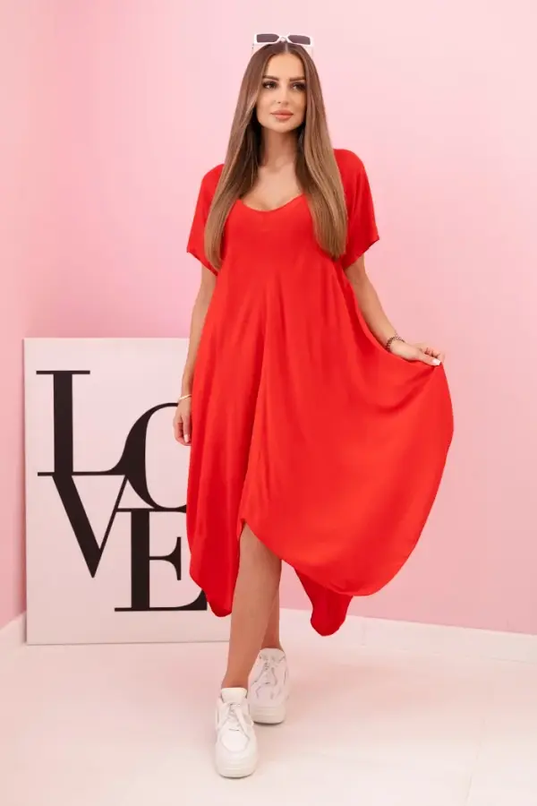 Kesi Włoski Kesi Włoski Damenkleid aus Viskose mit kurzen Ärmeln und ausgestelltem Saum red