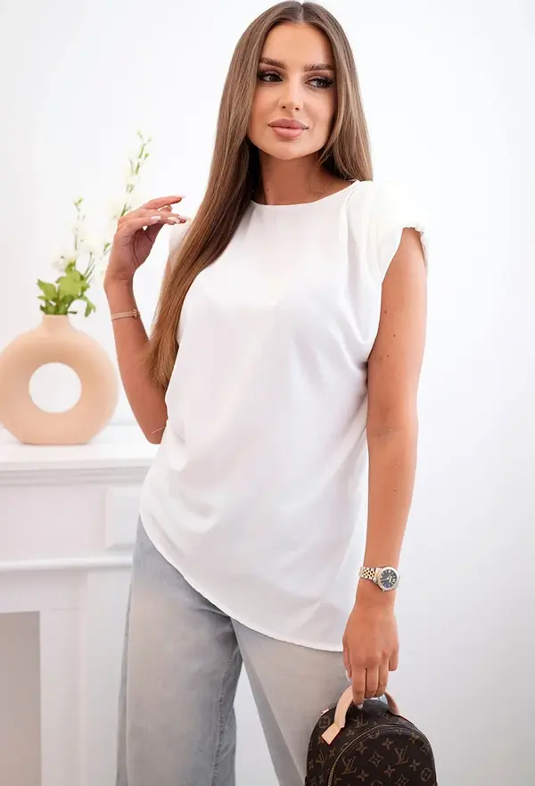 Kesi Włoski Kesi Włoski Elegant women's blouse with ruffles and asymmetrical cut ecru