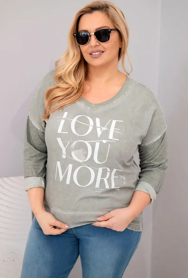 Kesi Włoski Kesi Włoski Plus Size women's blouse distressed with the inscription Love You More khaki