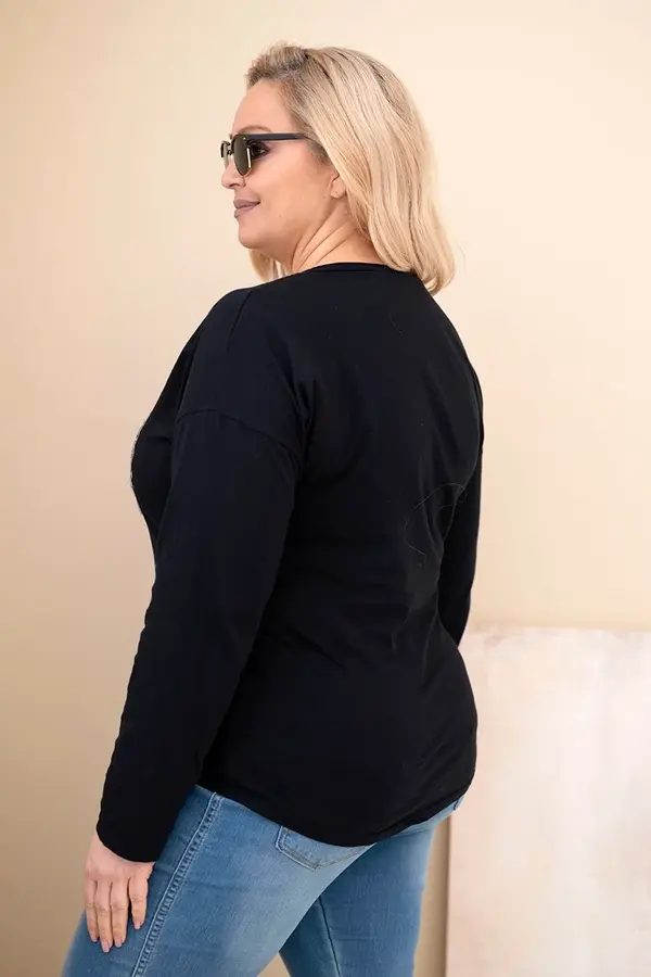 Kesi Włoski Kesi Włoski Plus Size women's blouse with a distressed print and longer back black