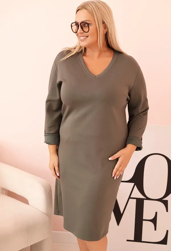 Kesi Włoski Kesi Włoski Plus Size women's dress in butter color with a V-neck and khaki sleeve