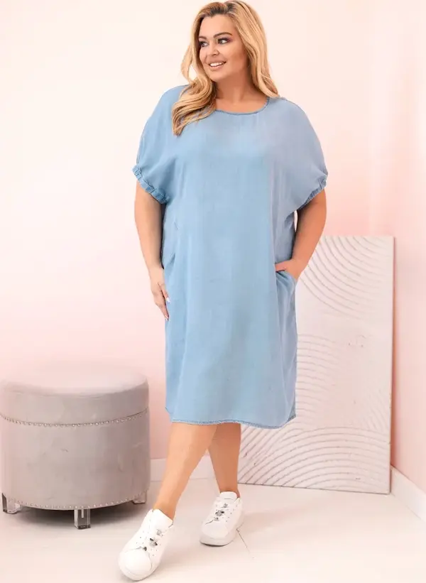 Kesi Włoski Kesi Włoski Plus Size women's dress made of lyocell with ruching and pockets light denim
