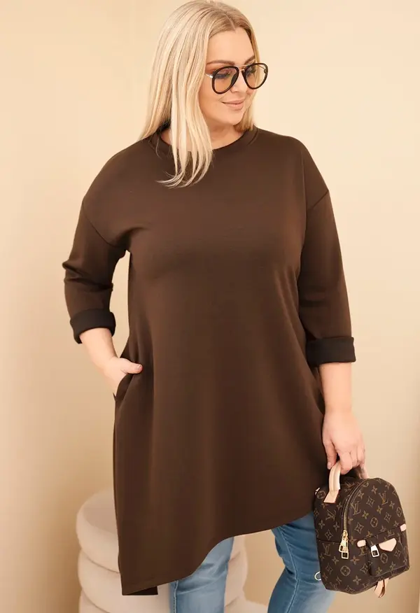 Kesi Włoski Kesi Włoski Plus Size women's dress made of viscose with a loose fit and long sleeves brown