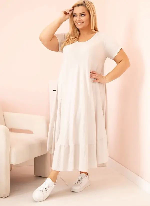 Kesi Włoski Kesi Włoski Plus size women's dress with short sleeves and ruffle made of light viscose beige
