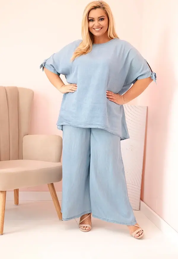 Kesi Włoski Kesi Włoski Plus Size women's set made of Tencel, tie-front blouse and wide-leg pants light denim