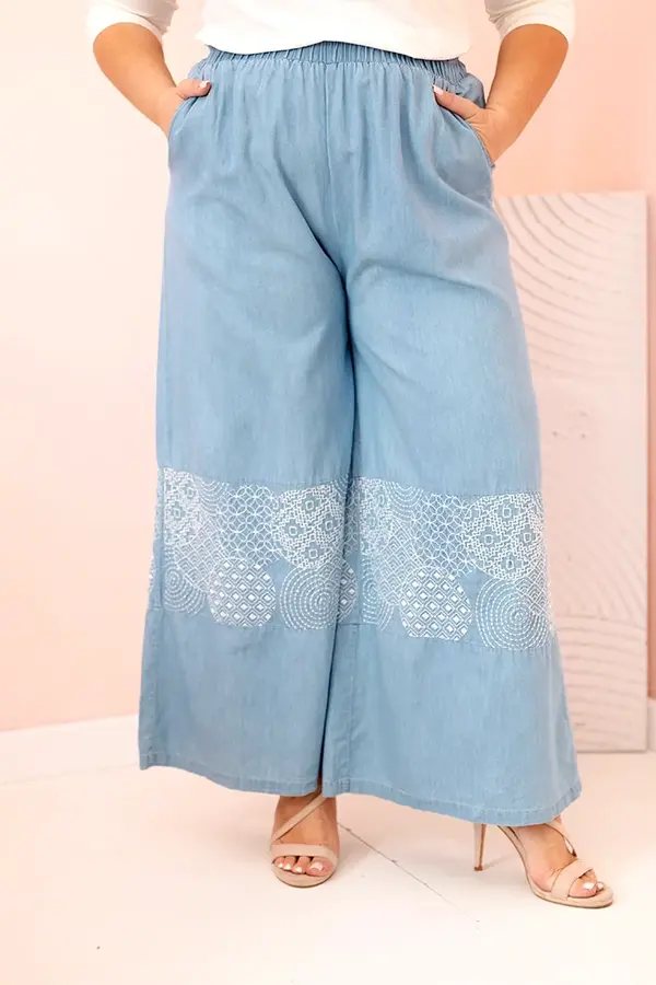 Kesi Włoski Kesi Włoski Plus Size women's trousers with wide legs and ethnic embroidery light denim
