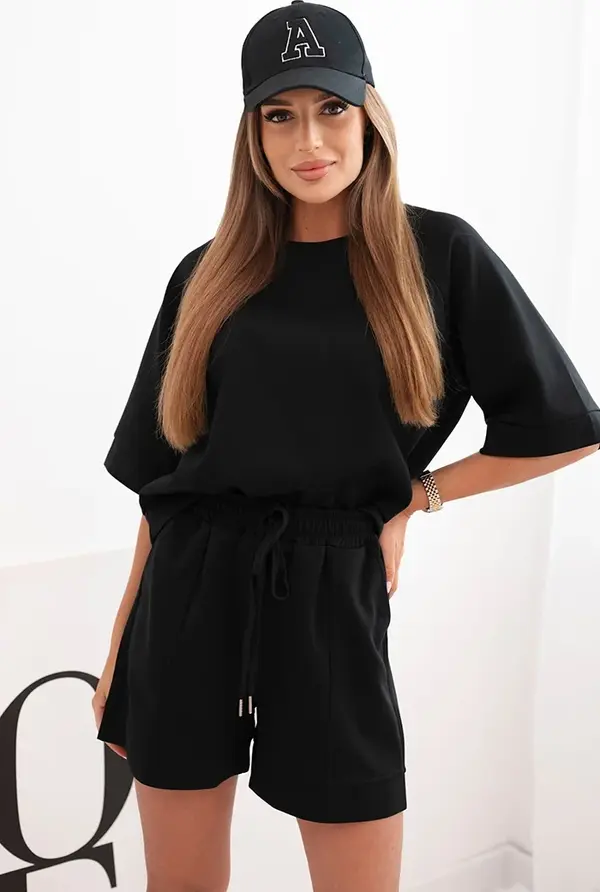 Kesi Włoski Kesi Włoski Women's butter set with a short-sleeved blouse and shorts with an elastic band black