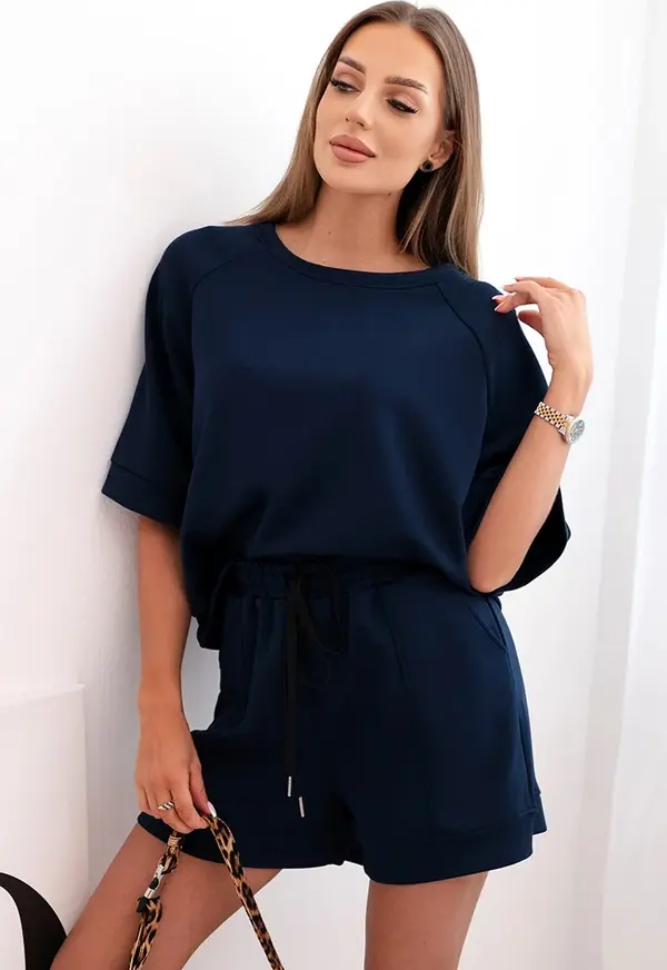 Kesi Włoski Kesi Włoski Women's butter set with a short-sleeved blouse and shorts with an elastic band navy blue