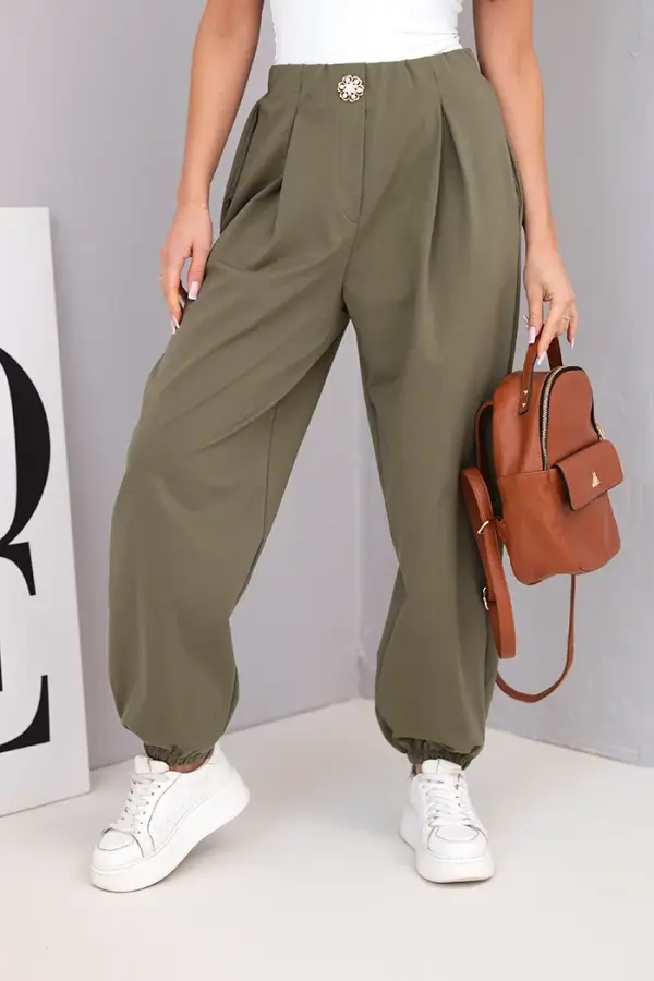 Kesi Włoski Kesi Włoski Women's cotton high-waisted pants with decorative button khaki