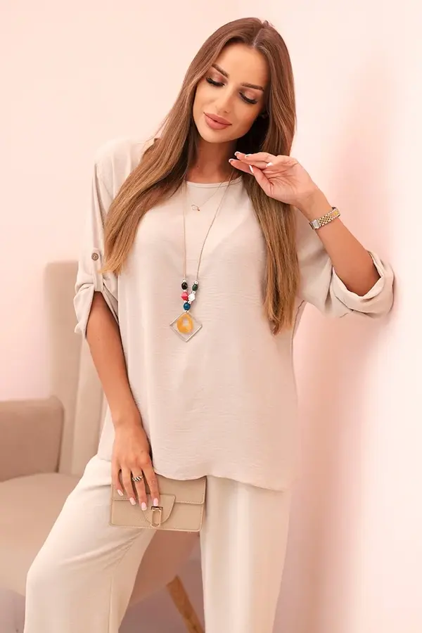 Kesi Włoski Kesi Włoski Women's set with a blouse with a necklace and wide pants beige