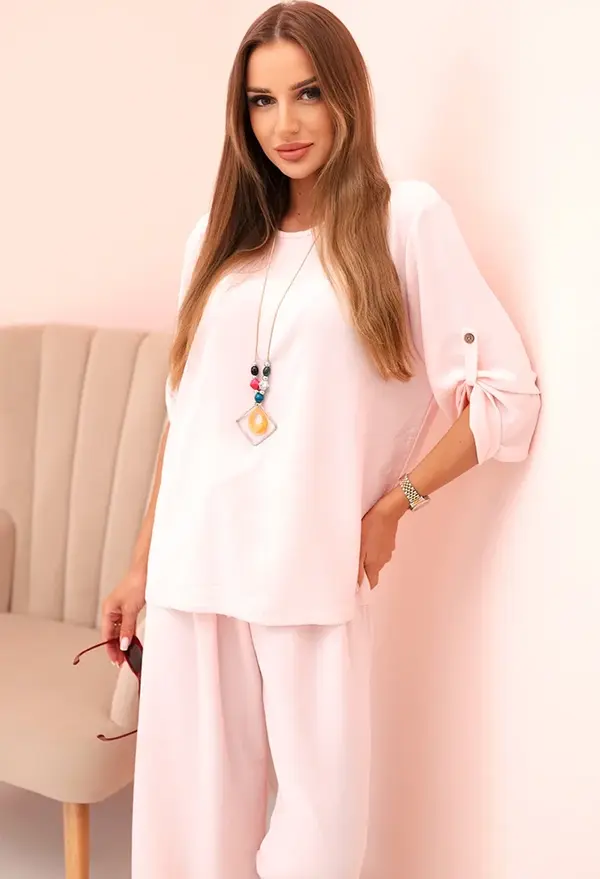 Kesi Włoski Kesi Włoski Women's set with a blouse with a necklace and wide pants powder pink