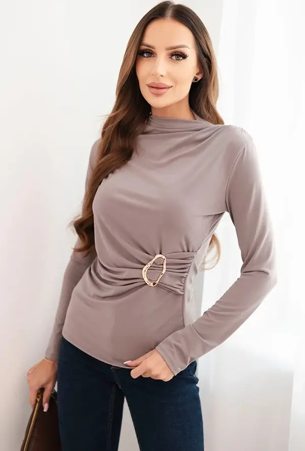 Kesi Włoski Kesi Włoski Women's viscose blouse with gathering and decorative buckle fango