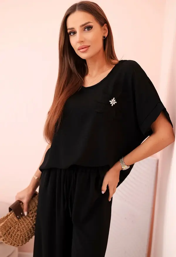 Kesi Włoski Kesi Włoski Women's viscose set with decorative flower and wide trousers - fuchsia black