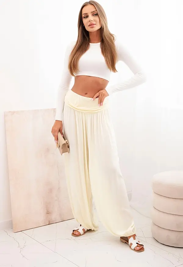 Kesi Włoski Kesi Włoski Women's viscose trousers with wide leg and ruffles yellow