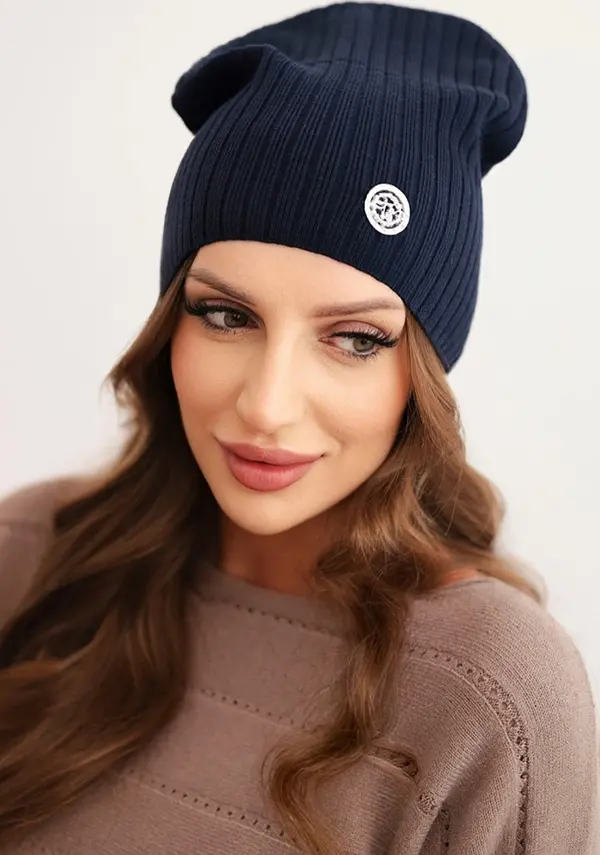 Polski Kesi Women's ribbed hat with a decorative button made of wool and modal navy blue