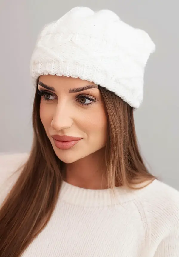 Kesi Kesi Women's winter hat with thick cable knit wool K481 white