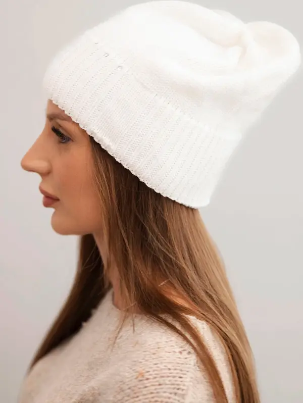 Kesi Kesi Women's winter hat with wool and delicate embellishment white