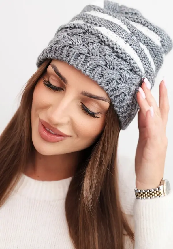 Kesi Kesi Women's winter hat with wool in a thick knit and stripes K465 gray + white