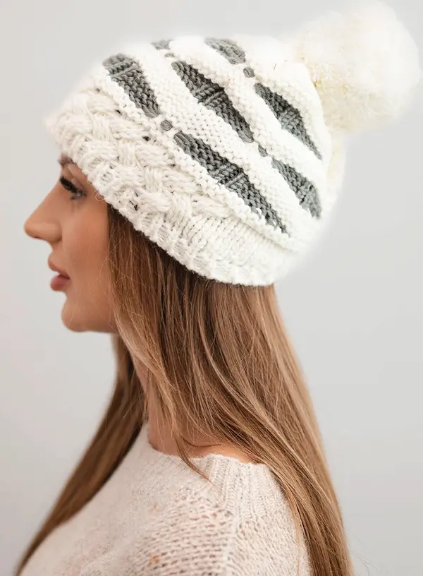 Kesi Kesi Women's winter knitted hat with a pom-pom and cable knit K466 ecru