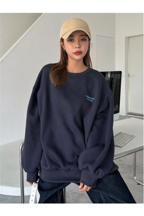 Know Know Women's Navy Staggertly Printed Crewneck Sweatshirt.