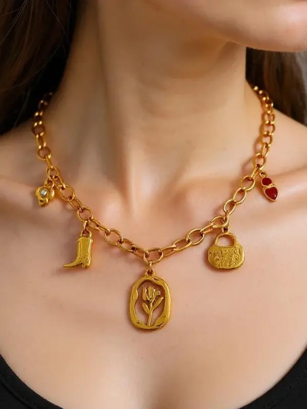 Resti Колие Resti Aurelia Charis