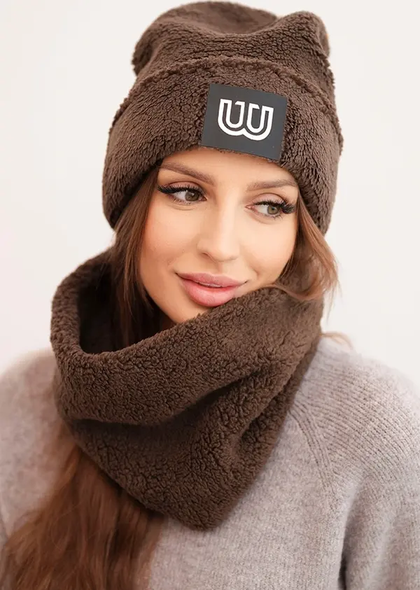 Polski Комплект от дамска поларена шапка и шал