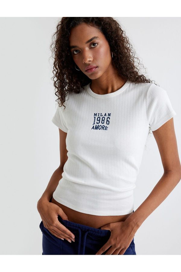 Koton Koton Cotton T-Shirt Short Sleeve Crew Neck Embroidered Detail