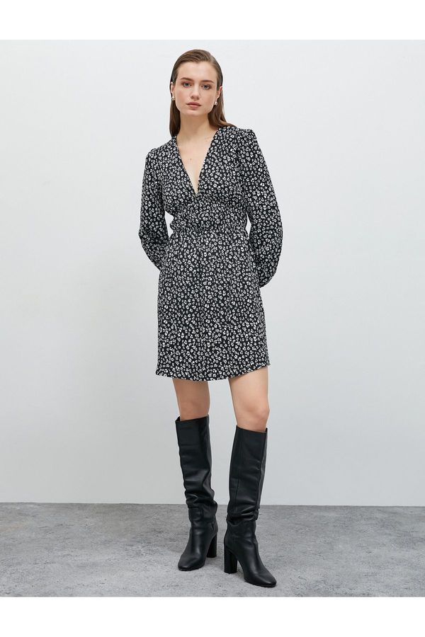 Koton Koton флорални мини рокля v-образно деколте дълъг ръкав