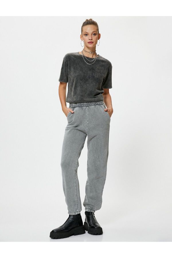 Koton Koton Jogger Sweatpants Изпрана еластична талия, удобна кройка. С джоб.