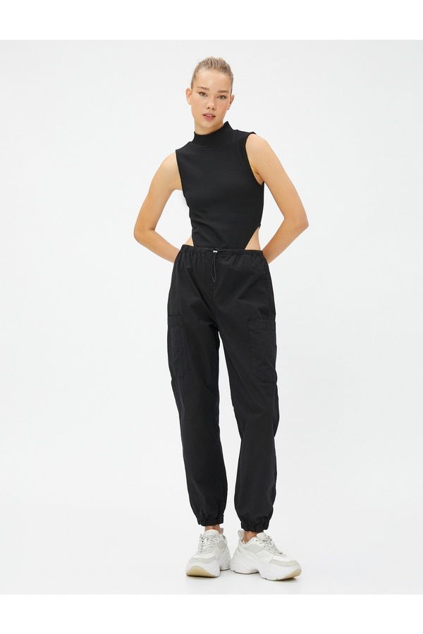 Koton Котон Карго Панталон с джобни детайли, запушалка, ластик на талията.