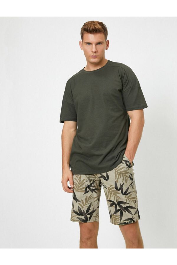 Koton Koton Men's Green Crew Neck Short Sleeved Basic T-Shirt.