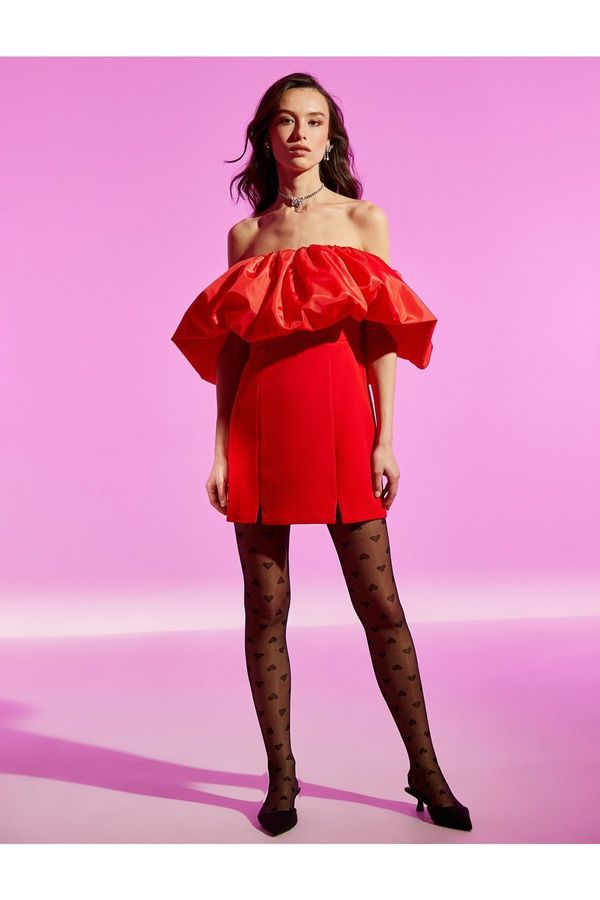 Koton Koton Rachel Araz X - Мини вечерна рокля с цепка на рамото