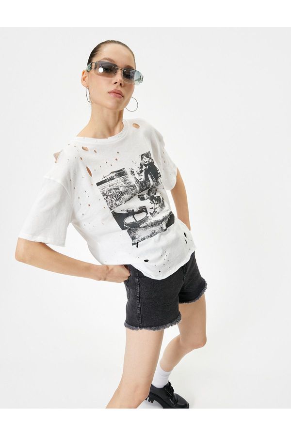 Koton Koton Ripped T-Shirt Printed Short Sleeve Crew Neck Cotton Comfortable Fit