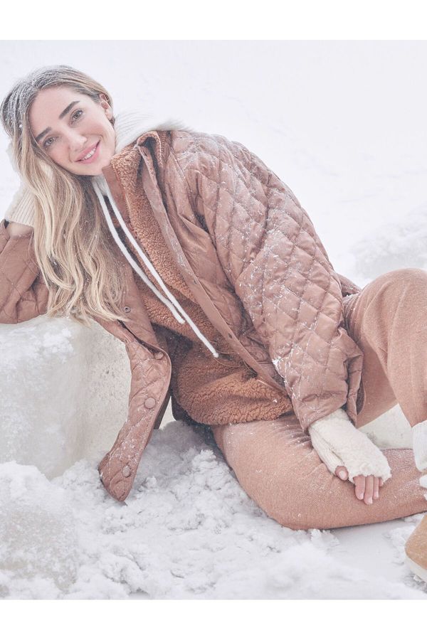 Koton Koton Şahika Ercümen X - Ватирано извънгабаритно яке с джобове