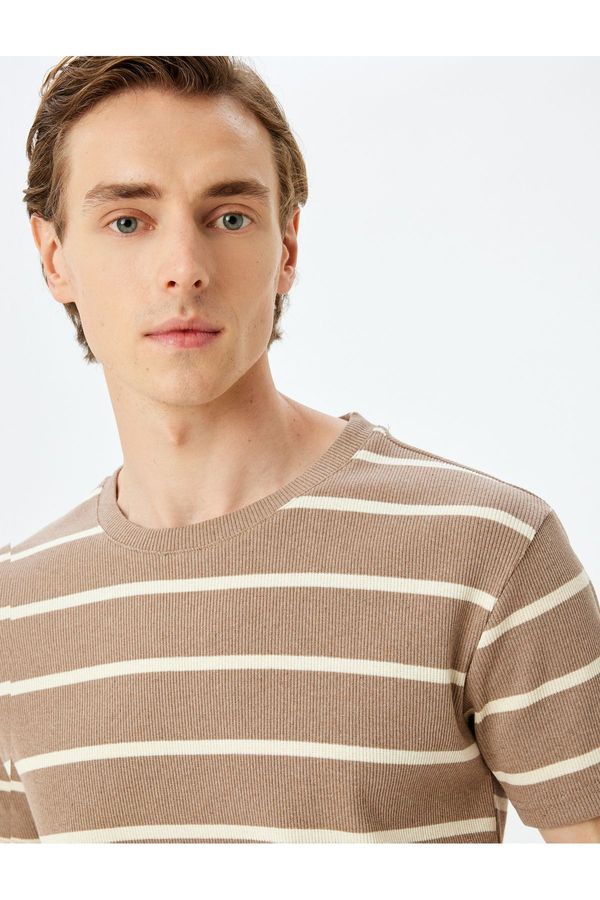 Koton Koton Short Sleeve Crew Neck Cotton Blend Slim Fit T-Shirt