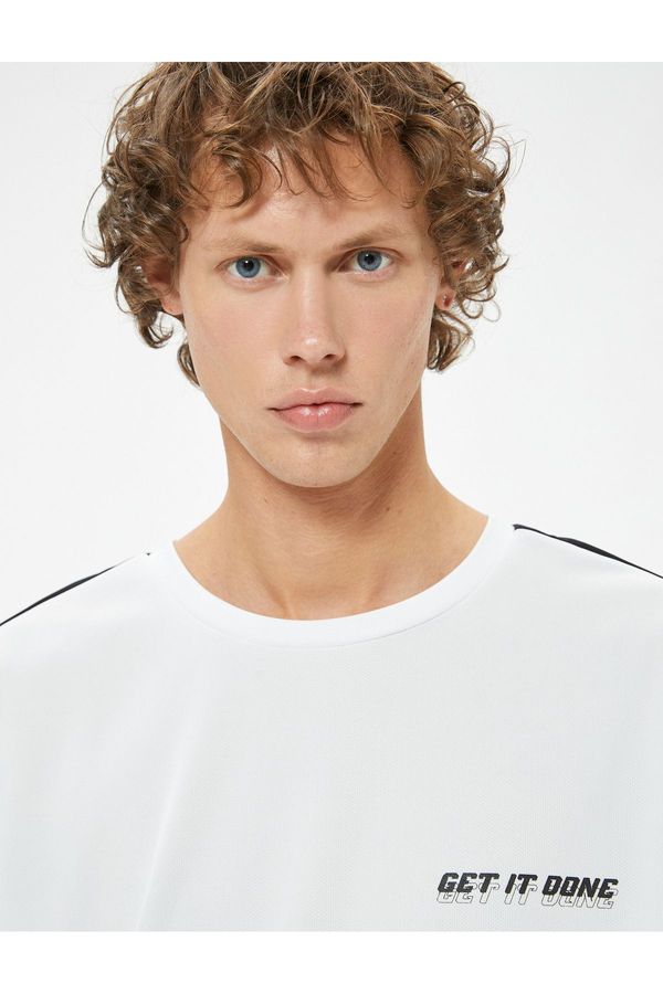 Koton Koton Short Sleeve Crew Neck Stripe Detailed Slogan Printed Sports T-Shirt