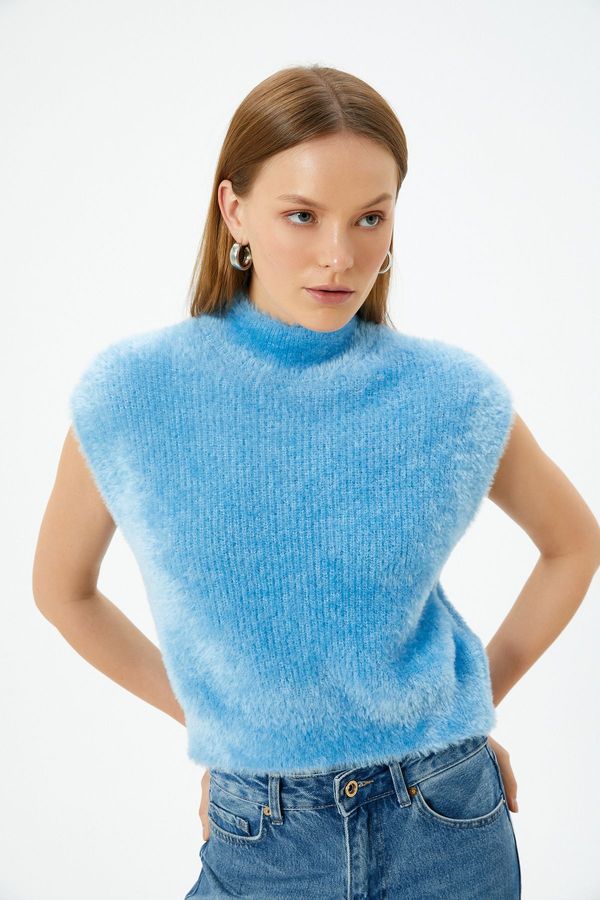Koton Koton Sleeveless Stand Collar Plush Sweater