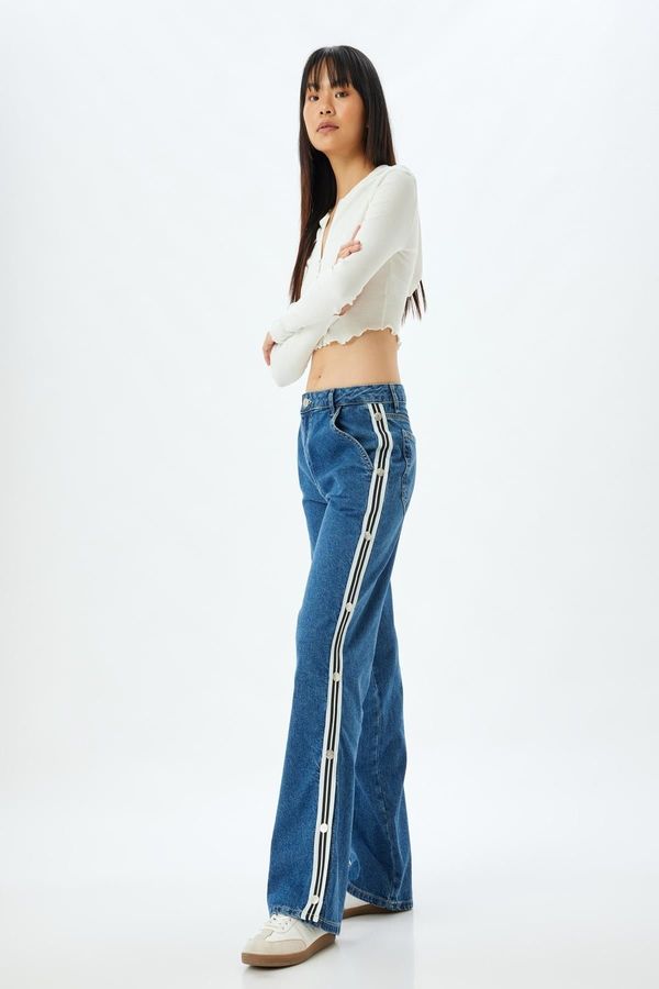 Koton Koton Straight Leg Jeans Stripe Detail Buttoned Regular Waist Cotton - Longer Straight Jeans