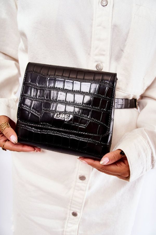 GOE Кожена малка чанта GOE ZNJ034 Черна