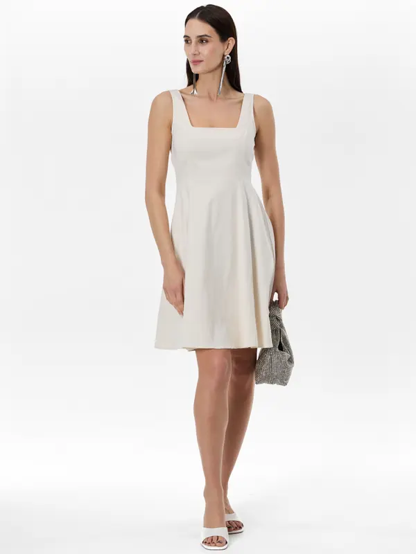 Orsay Кремава дамска рокля до коляното ORSAY